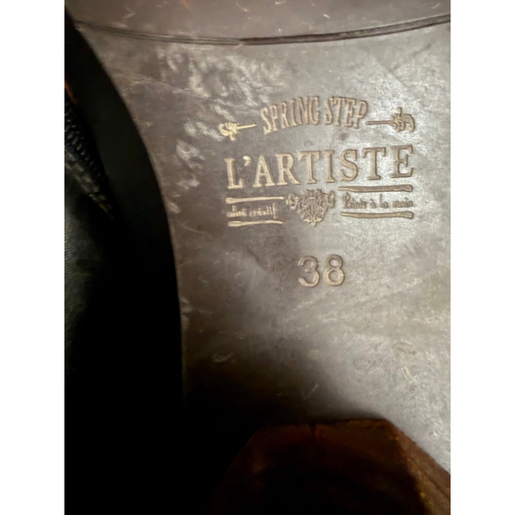 Women's L'Artiste Red Black Ankle Booties Size 7.5 - Picture 4 of 5